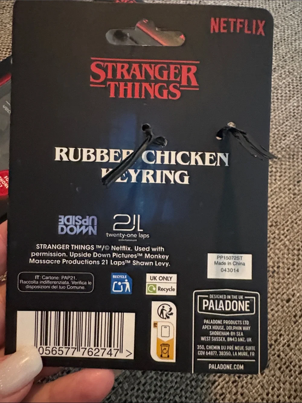 Stranger Things Walkie Taki Phone Case for I-PHONE 17 & Key Chain new in box